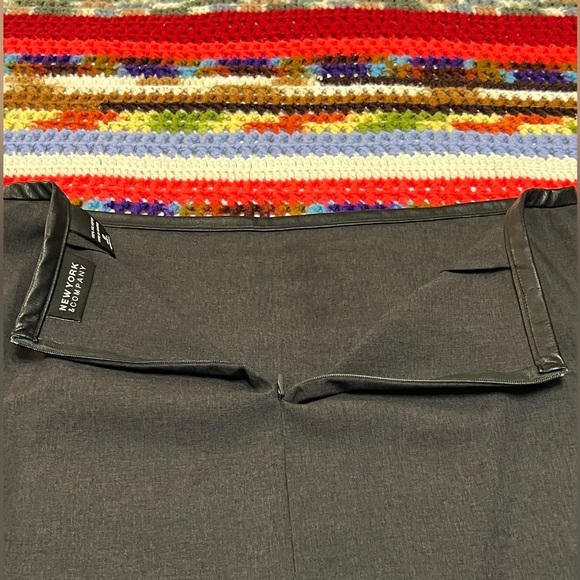 🥇 NY&Co. Grey Tuxedo Midi Leather Trim - Picture 6 of 11